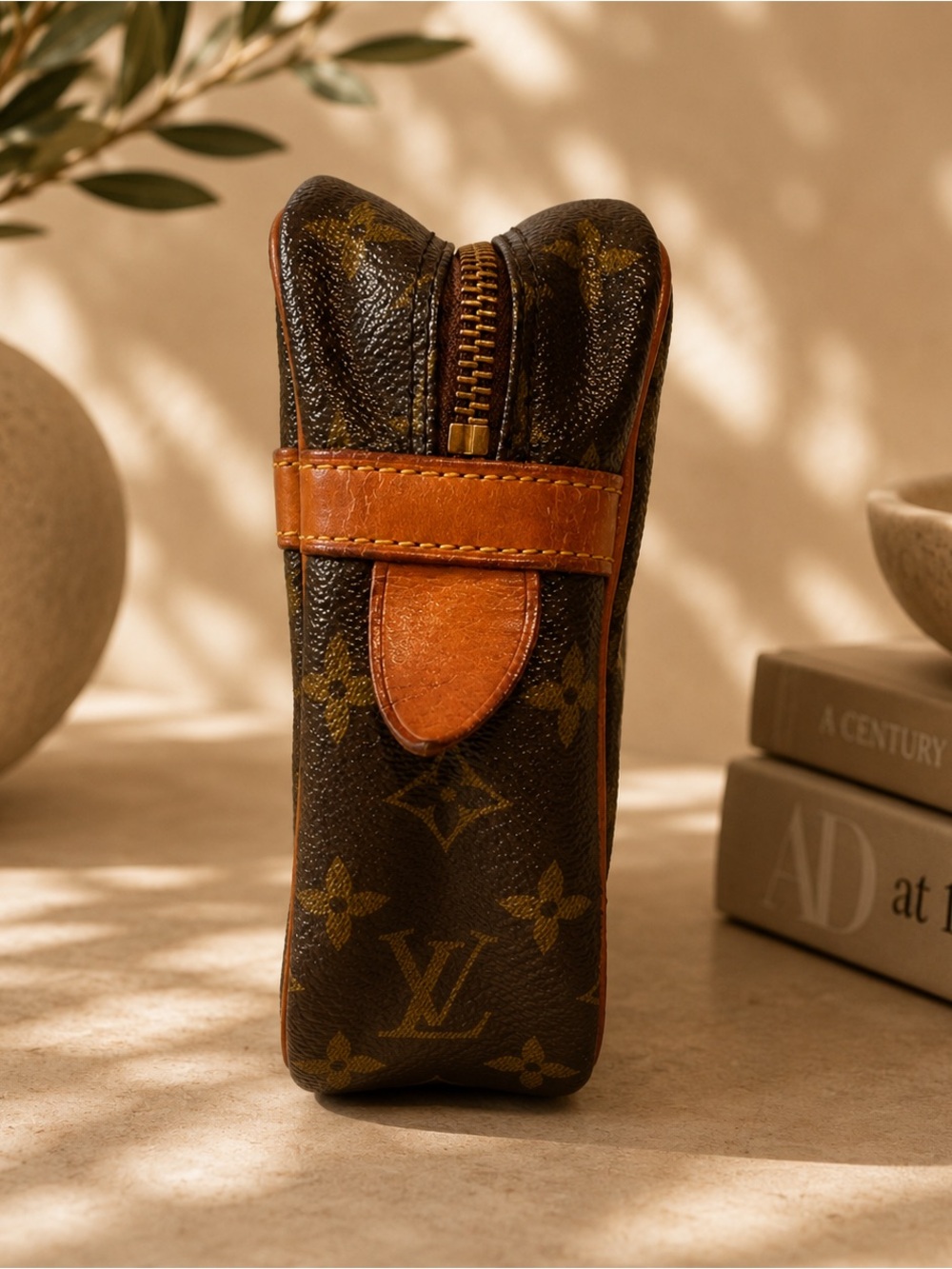 Louis Vuitton Compiegne 28 Custom Painted Crossbody | Vintage Monogram Bag - Picture 6 of 10